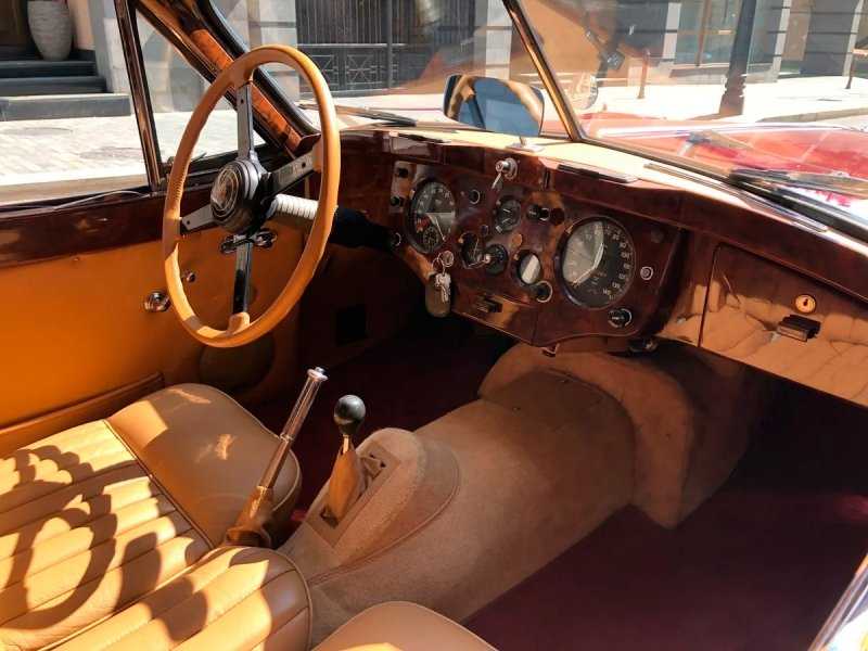 
            Редкий спортивный Jaguar 1956 года выставили на продажу за ₽9 млн
        