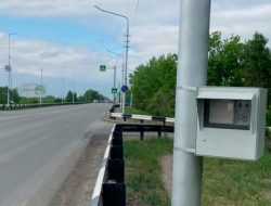 Дорожные камеры начали прятать в антивандальные железные боксы