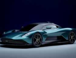 Aston Martin представил гибридный суперкар Valhalla