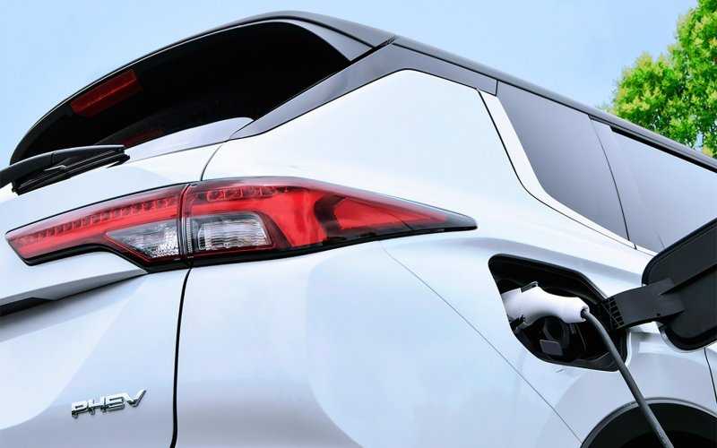 
            Mitsubishi анонсировала гибридный Outlander нового поколения
        