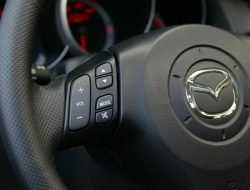 Более 260 тысяч Mazda3 отзывают из-за травмоопасного логотипа