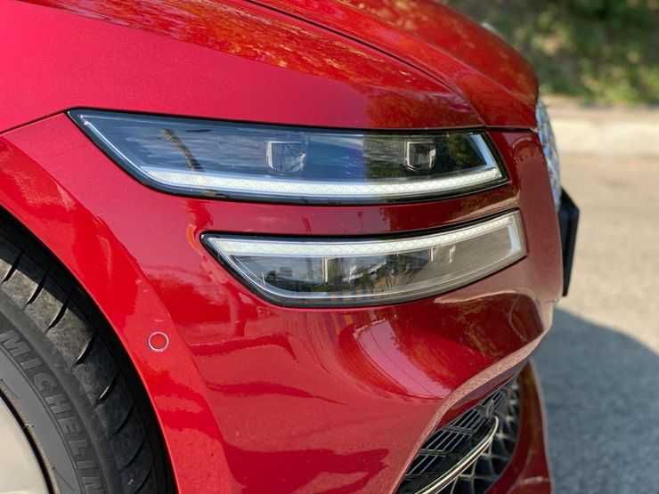 Борзость против опыта: сравнительный тест-драйв Genesis G80 и Lexus ES