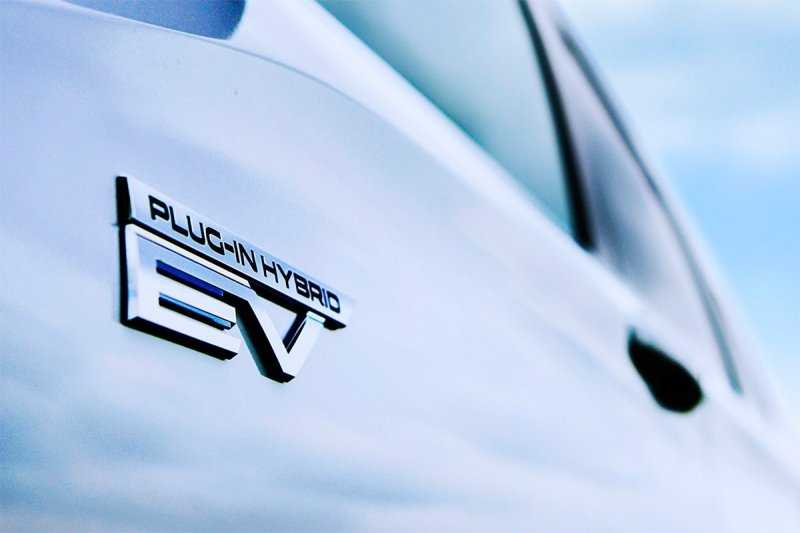 
            Mitsubishi анонсировала гибридный Outlander нового поколения
        