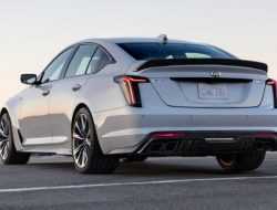 Cadillac знает, когда владельцы суперседанов ездят на гоночный трек