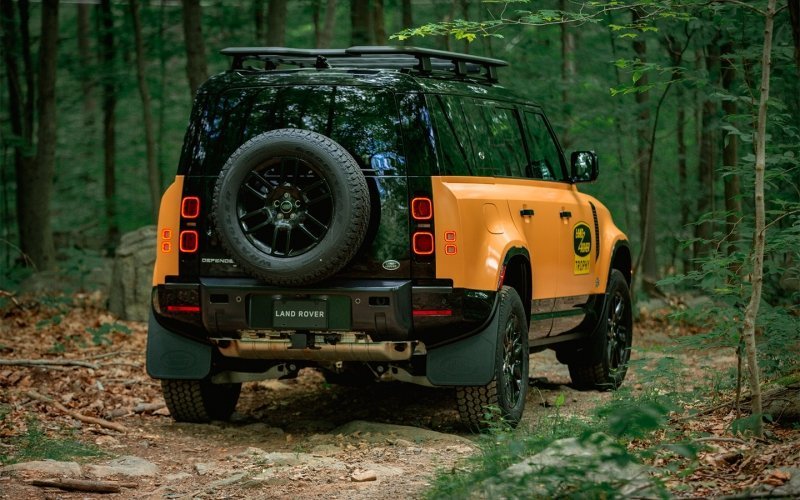 
            Новый Land Rover Defender получил версию для экспедиций
        