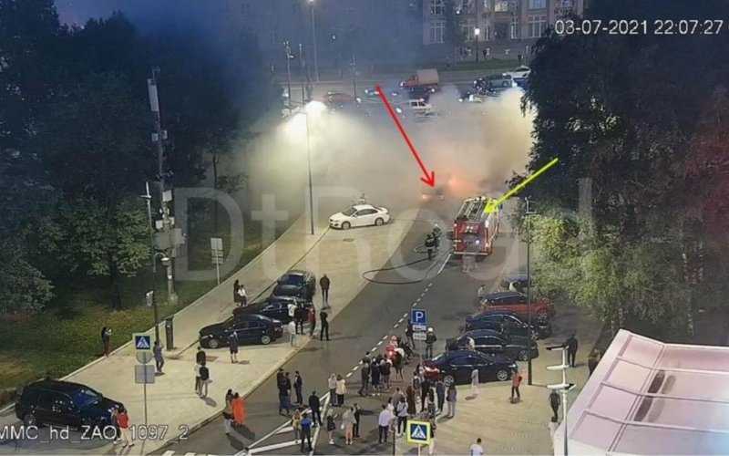
            В центре Москвы сгорел Ferrari. Видео
        