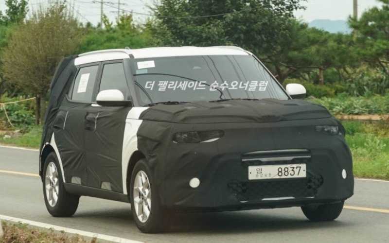 
            Обновленный Kia Soul впервые сфотографировали на испытаниях
        