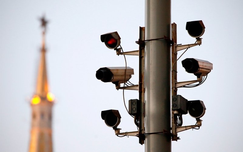 
            Власти назвали количество камер на дорогах России
        