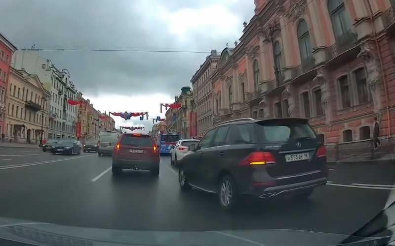 
            «Я же включил поворотник!» 5 оправданий водителей, когда они неправы
        