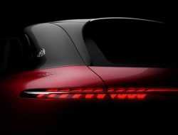 Электрический кроссовер Mercedes-Maybach: первое изображение