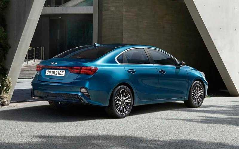 
            Обновленный Kia Cerato доберется до России в сентябре
        