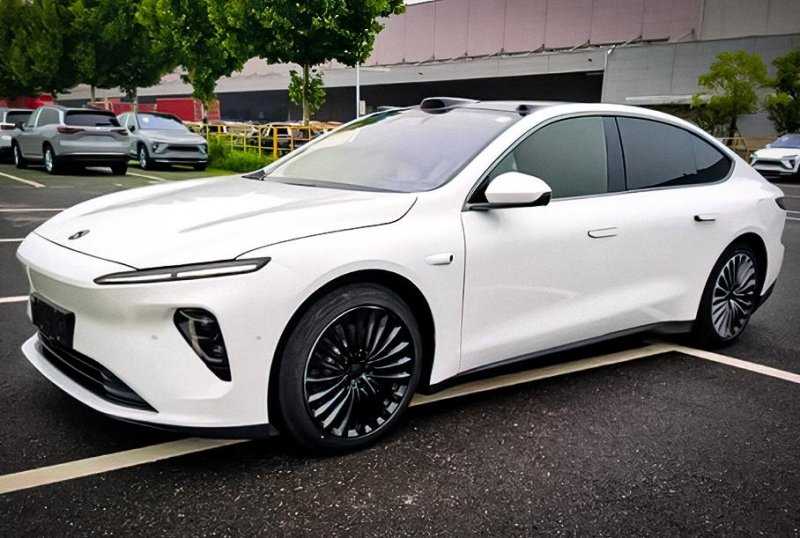Китайского «убийцу» Tesla с запасом хода 1000 километров впервые засняли вживую