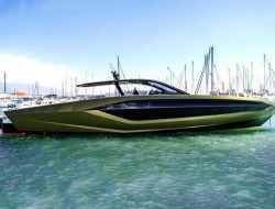 Конор Макгрегор купил скоростной катер Lamborghini за 300 млн рублей