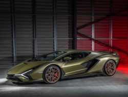 Lamborghini анонсировал новые гибридные суперкары с V12, один из которых станет преемником Aventador