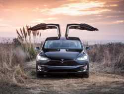 На старых электрокарах Tesla появится обновленный автопилот, но не бесплатно