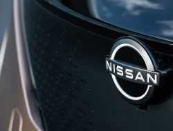Nissan анонсировал новый электрический кроссовер