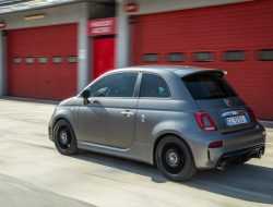 Новую версию хот-хэтча Abarth 595 посвятили Формуле-4