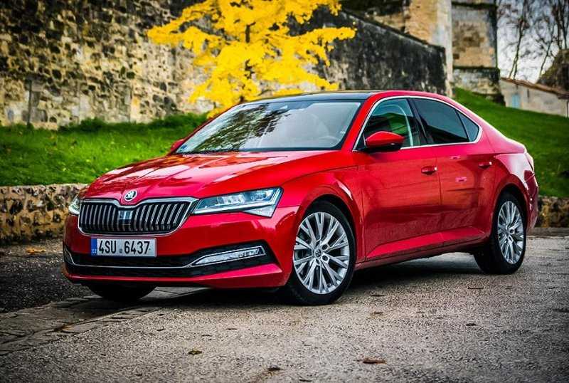 Новые Skoda Octavia и Superb отзывают из-за дефектных подушек безопасности