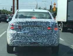 Обновленную LADA Vesta снова встретили на дороге