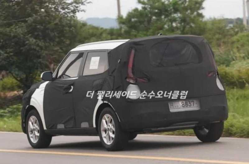 Обновленный Kia Soul впервые заметили во время тестов