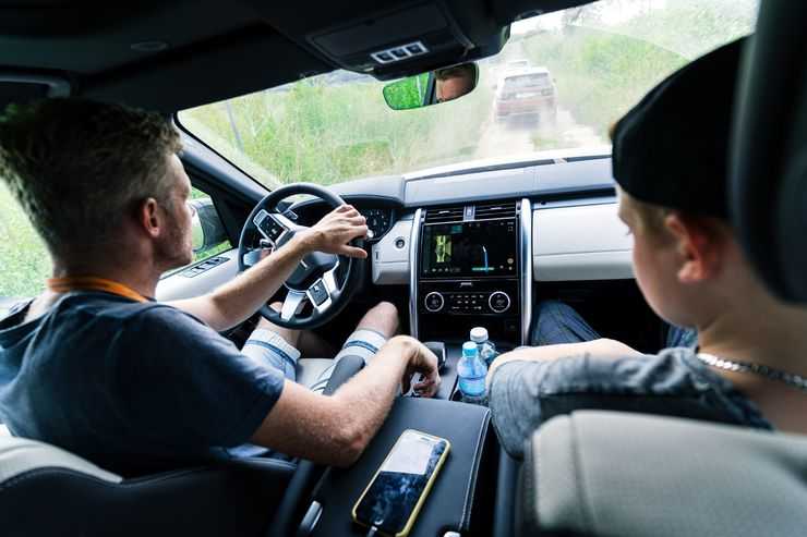 Оптическая иллюзия: тест-драйв обновленного Land Rover Discovery
