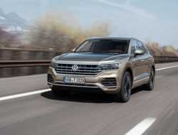 Российский Volkswagen Touareg получил функцию парковки со смартфона