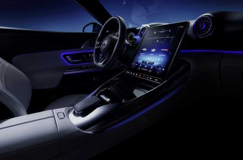 Спортседан Hyundai Elantra N, салон нового Mercedes-AMG SL и гибрид Aston Martin Valhalla: главное за неделю