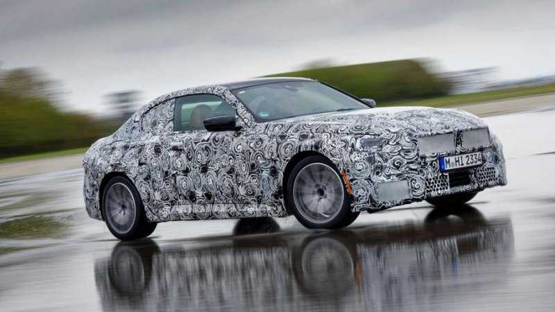 Стала известна дата премьеры нового купе BMW 2-Series
