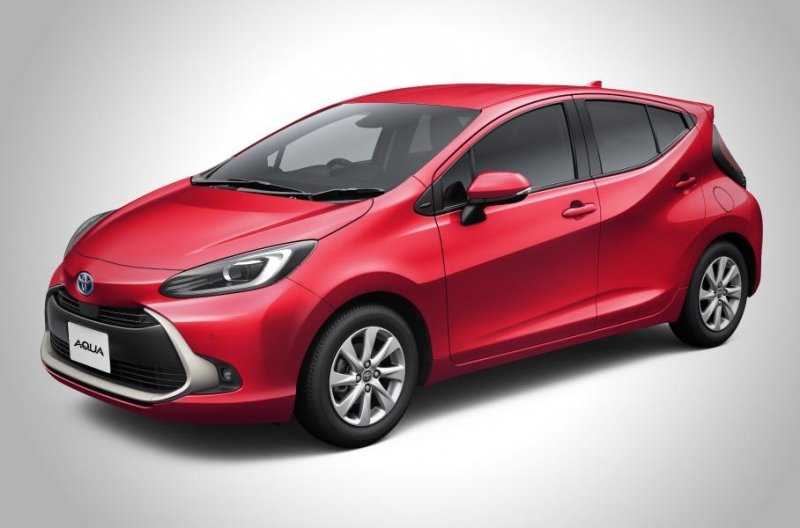 Toyota представила новый гибридный хэтчбек Aqua