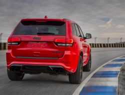 У нового Jeep Grand Cherokee не будет версии Trackhawk