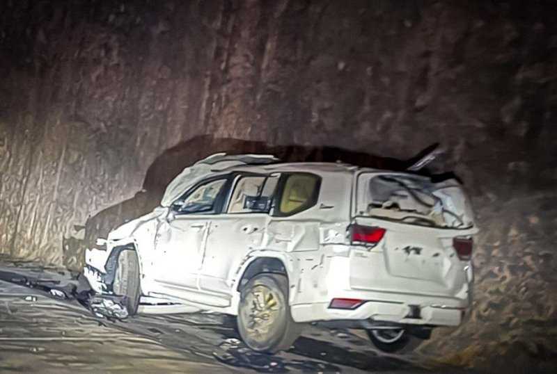 Видео: автовоз с новыми Toyota Land Cruiser 300 попал в аварию. Машины не подлежат ремонту