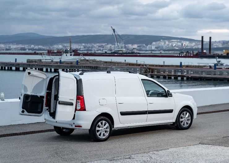 Выбираем оптимальный способ покупки фургона LADA Largus для бизнеса
