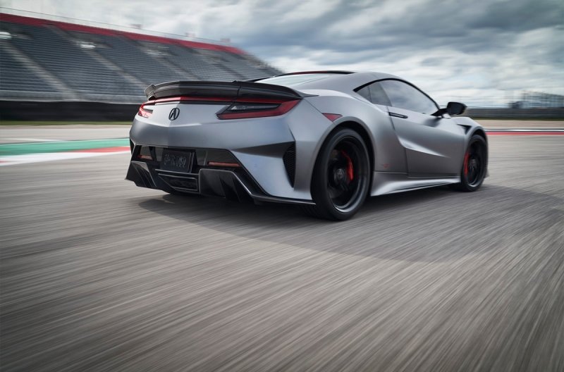 
            Быстрейшая версия суперкара Acura NSX получила 608-сильный мотор
        