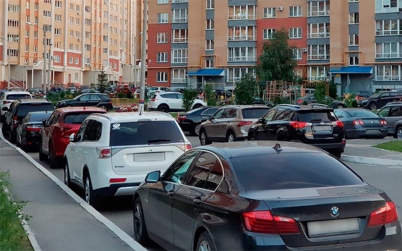 
            ГИБДД назвала главные опасности при езде по дворам
        