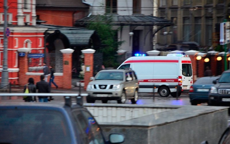 
            ГИБДД рассказала, что будет за непропуск автомобиля скорой или полиции
        