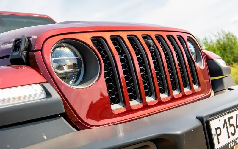 
            Детство в раме. Тест-драйв Jeep Wrangler Rubicon
        