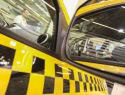 Власти будут собирать биометрические данные водителей такси и каршеринга