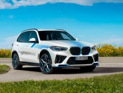 BMW представит в Мюнхене кроссовер X5 с 274-сильным водородным мотором