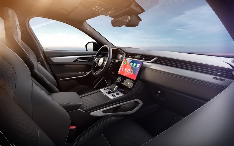 
            Jaguar назвал рублевую стоимость обновленного кроссовера F-Pace
        