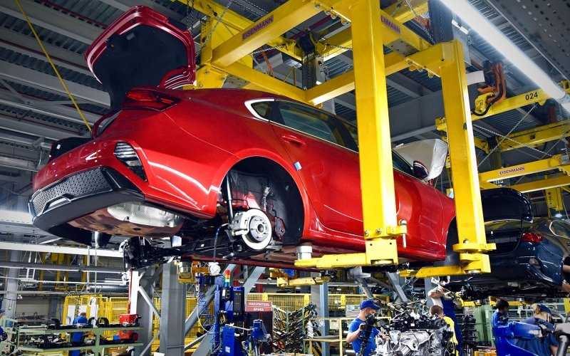 
            Kia начала российское производство обновленного седана Cerato
        