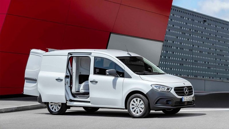 
            Mercedes представил новый компактвэн Citan
        