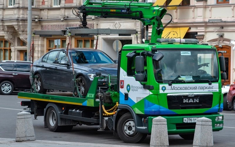 
            В Москве с начала года на штрафстоянки увезли 3 тыс. машин без номеров
        