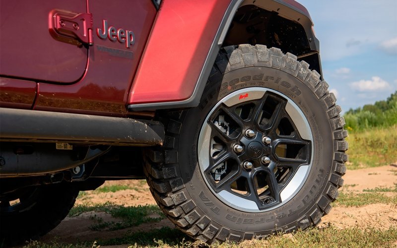 
            Детство в раме. Тест-драйв Jeep Wrangler Rubicon
        