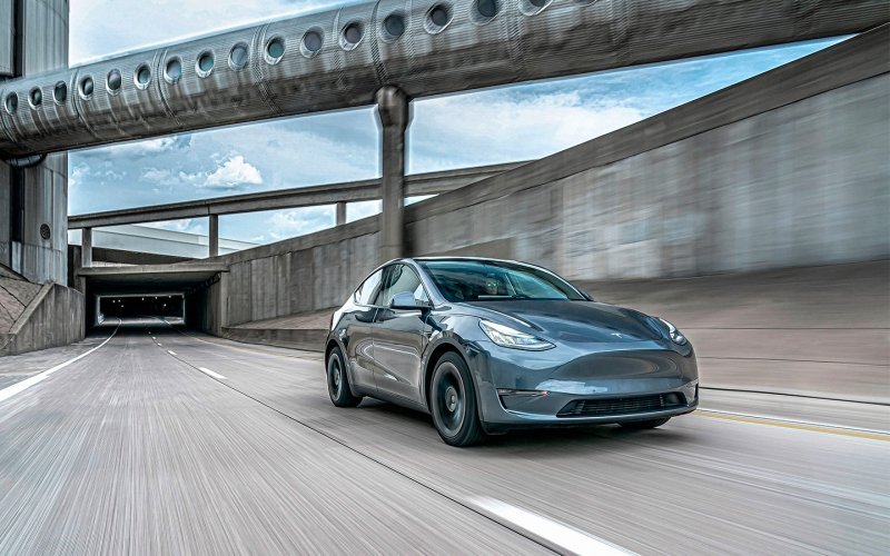 
            Провалы Tesla: от переносов Cybertruck до нелепых ошибок электроники
        