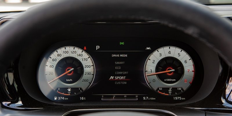 
            Лига чемпионов: сравнительный тест Camry, Kia K5 и Octavia
        