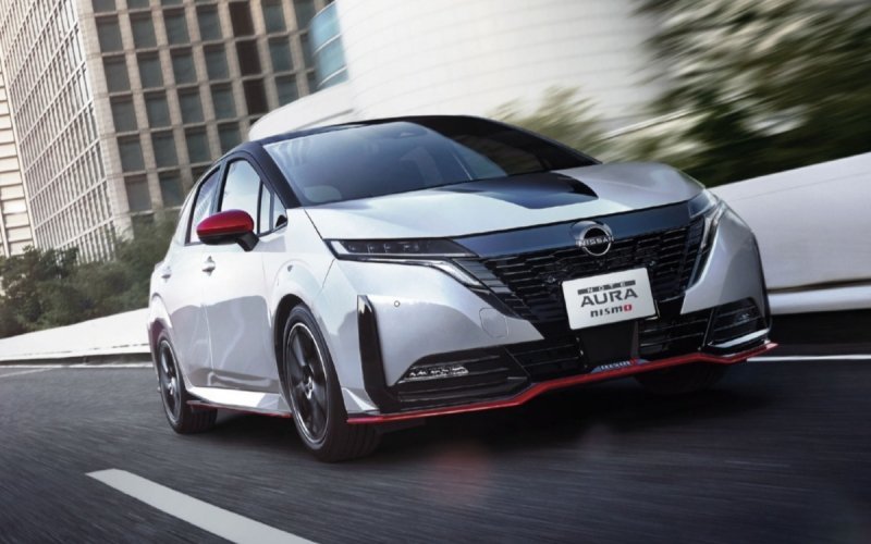 
            Маленькому хэтчбеку Nissan Note Aura добавили спортивную версию
        