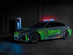 BMW выпустила свой первый электрический автомобиль безопасности