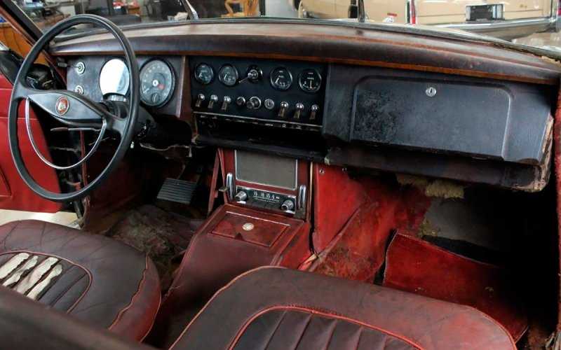 
            Находки в сарае: 7 редких авто, которые обнаружили чисто случайно
        