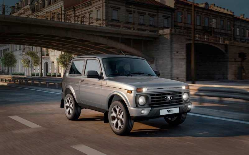 
            Внедорожник Lada Niva обошел Largus по продажам
        