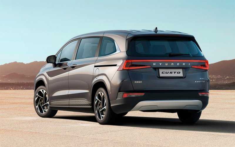 
            Hyundai представил новый минивэн в стиле кроссовера Tucson
        